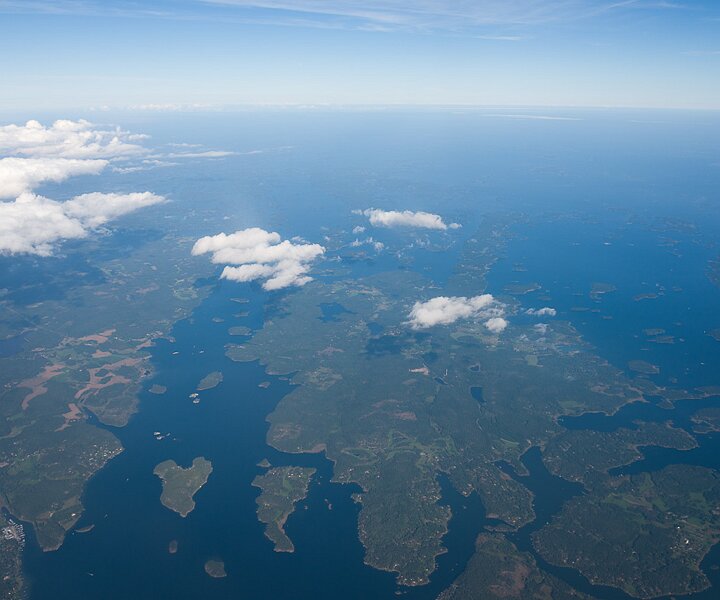 _DSC0013 Flying over the Stockholm archipelago.