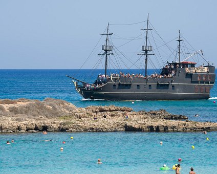 _DSC0010-2 A pirate ship passing by Fig Tree Bay.