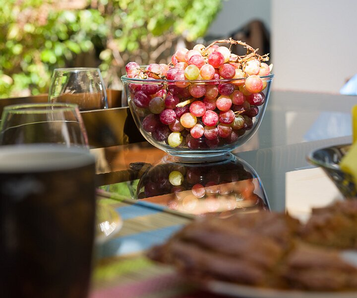 _DSC0016 Fresh grapes on the breakfast table.