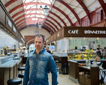 _DSC0088 Mikael at the central train station in Malmö.