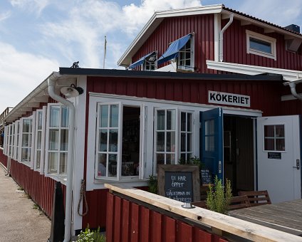 _DSC0003 Fish restaurant by the harbour in Nynäshamn.