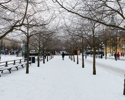 _DSC0012 Walking in Kungsträdgården in January.
