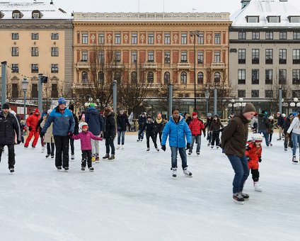 _DSC0044 Ice skating in Kungsträdgården.