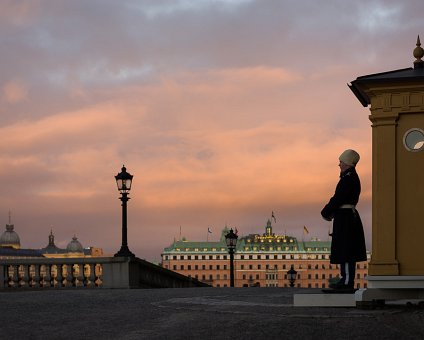_DSC0063 Royal Guard at the Royal Palace in Stockholm. The Grand Hôtel in the background.