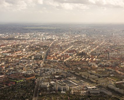 _DSC0017 View of Berlin on approach to Tegel airport.