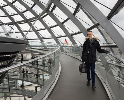 _DSC0090 Arto in the glass dome of the Reichstag building in Berlin.