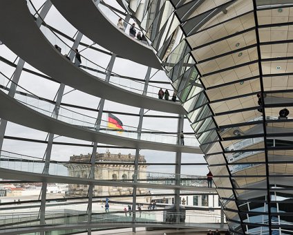 _DSC0098 In the glass dome of the Reichstag building in Berlin.