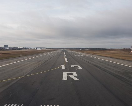 _DSC0003 Ready for take-off from runway 19R at Arlanda airport.