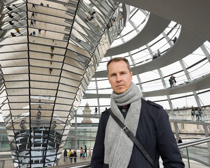 _DSC8013 Arto in the glass dome of the Reichstag building in Berlin.