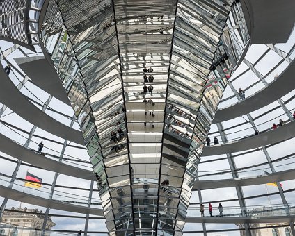 _DSC8044 In the glass dome of the Reichstag building in Berlin.