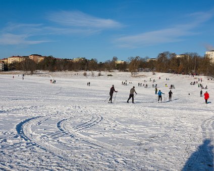 _DSC1234 Skiers at Gärdet on a cold and sunny day in January.