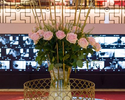 _DSC2925 Flower arrangement at the lobby of the Haymarket hotel.