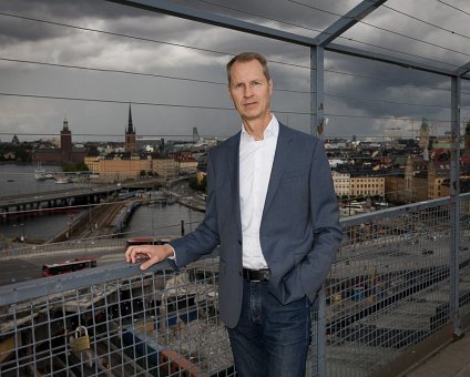 _DSC1837 Arto at Katarinahissen, with a view of Stockholm in the background.