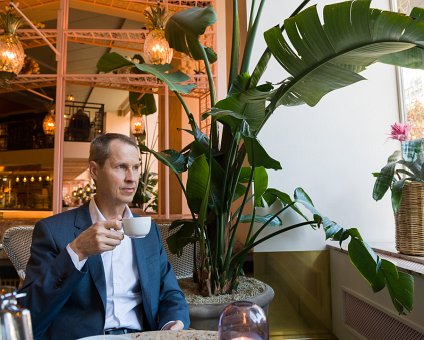 _DSC3102 Arto having morning coffee at Gretas at Haymarket hotel.