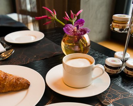 _DSC3823 Breakfast in the Club Lounge.