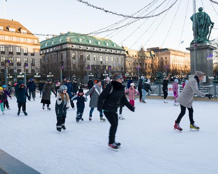 _DSC5862 Ice skating at Kungsträdgården.