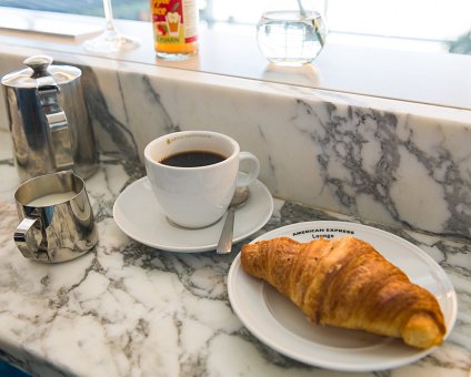 _DSC8181 Breakfast at the lounge at Arlanda airport.