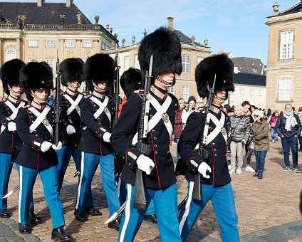 _DSC1015 The Royal guard at Amalienborg Royal Palace in Copenhagen.