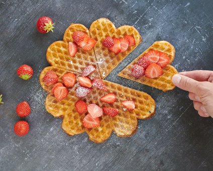 _DSC5648 Waffle with strawberries.