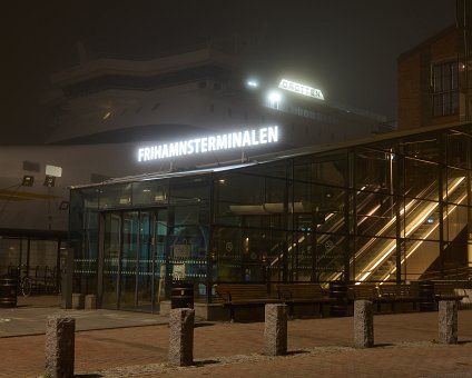 _DSC6690 Foggy autumn afternoon at Frihamnen.