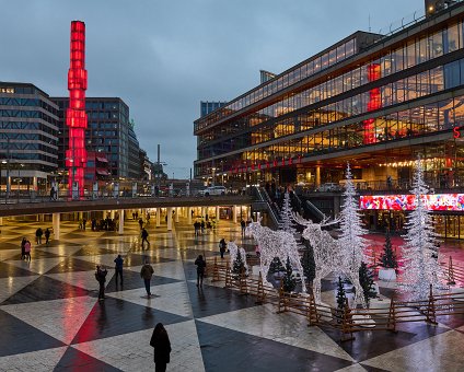 _DSC6809 November afternoon at Sergels Torg.