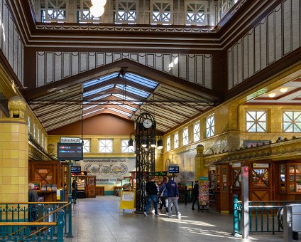 _DSC4457 Wittenbergplatz subway station.