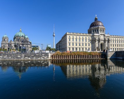_DSC4473 View of the Berlin Cathedral (Berliner Dom), the TV-tower (Fernsehturm) and Humboldt Forum.