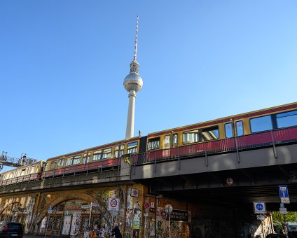 _DSC4523 Berlin and the TV-tower (Fernsehturm).