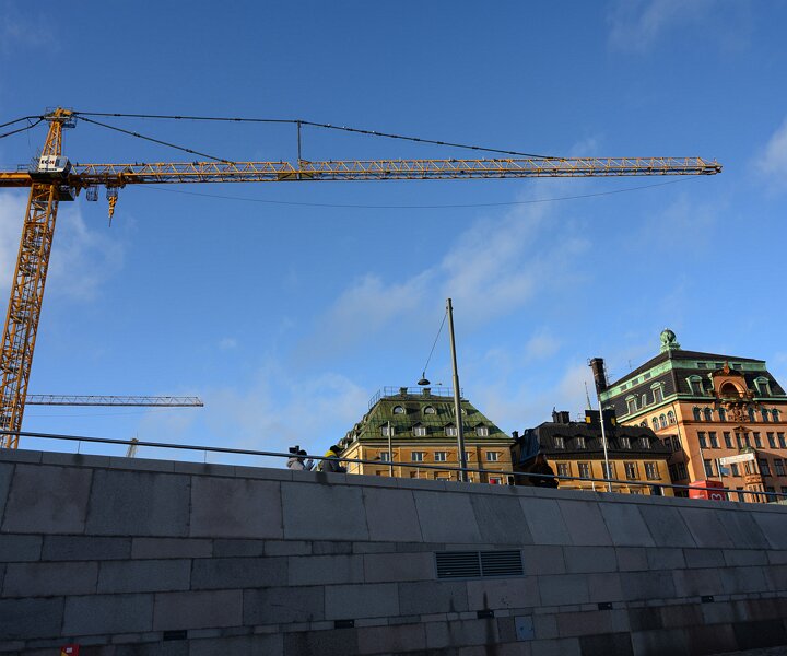 _DSC1514 Walk in mid-January at Slussen. Houses of the old town in the background.