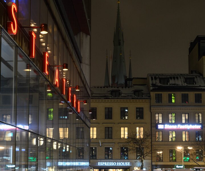 _DSC2483 Evening in March, next to Sergels torg with Kulturhuset to the left.