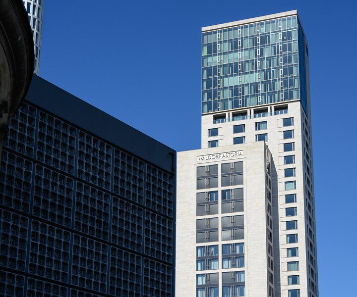 _DSC2733 Hotel building in Berlin.