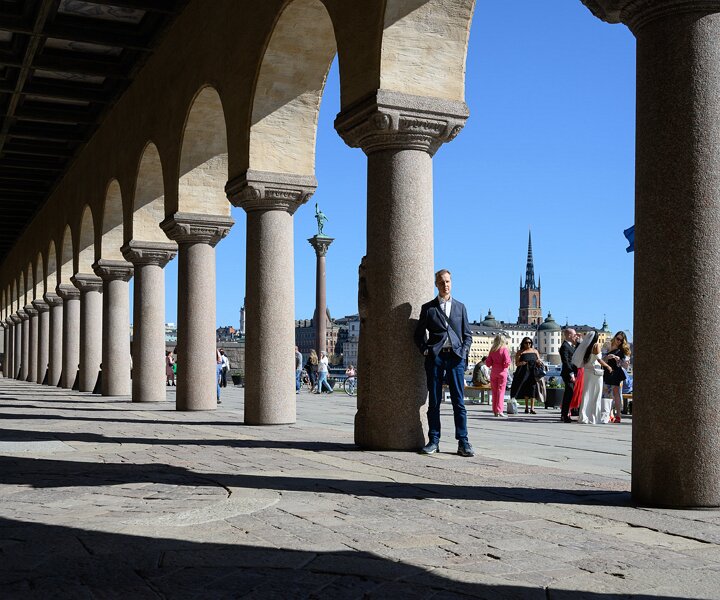 _DSC3245 Arto at Stockholm City Hall, enjoying the sun of spring.