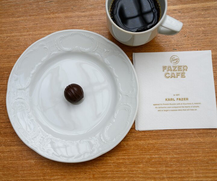 _DSC3434 Coffee and chocolate praline.