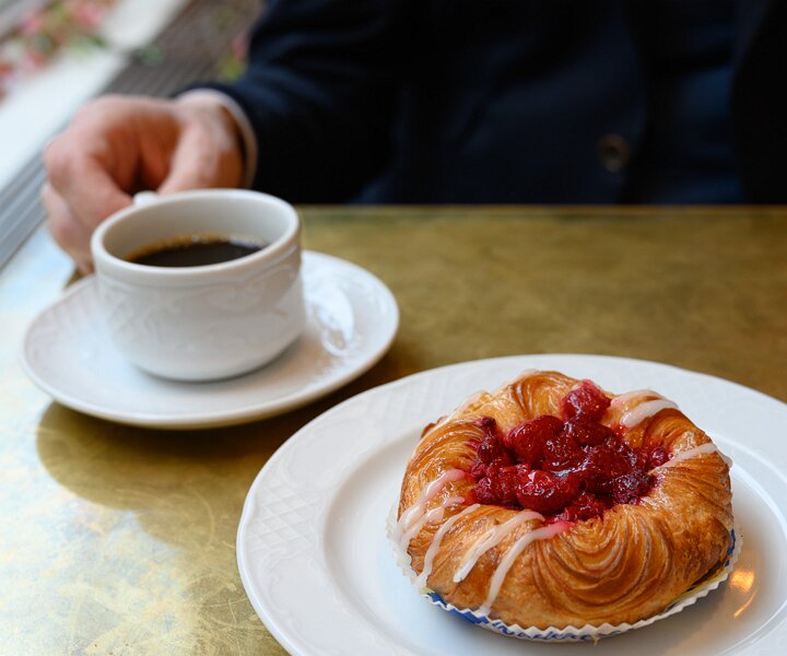 _DSC3450 Afternoon coffee and delicious pastry at the Fazer café in Helsinki.