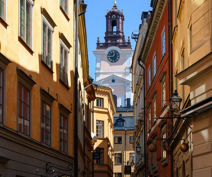 _DSC3832 The narrow streets of the old town.