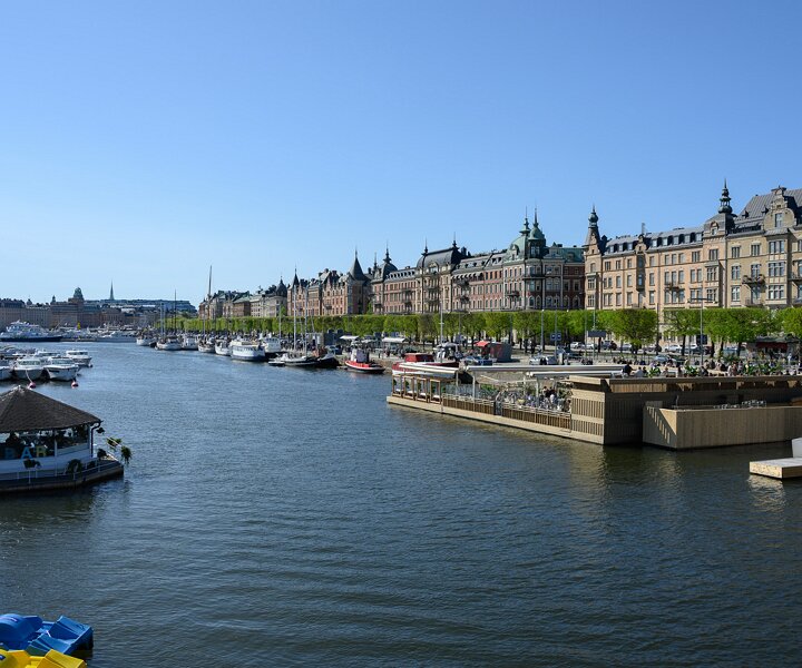 _DSC3846 View of Strandvägen in spring.