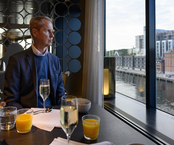 _DSC3885 Arto having champagne breakfast on the boat.