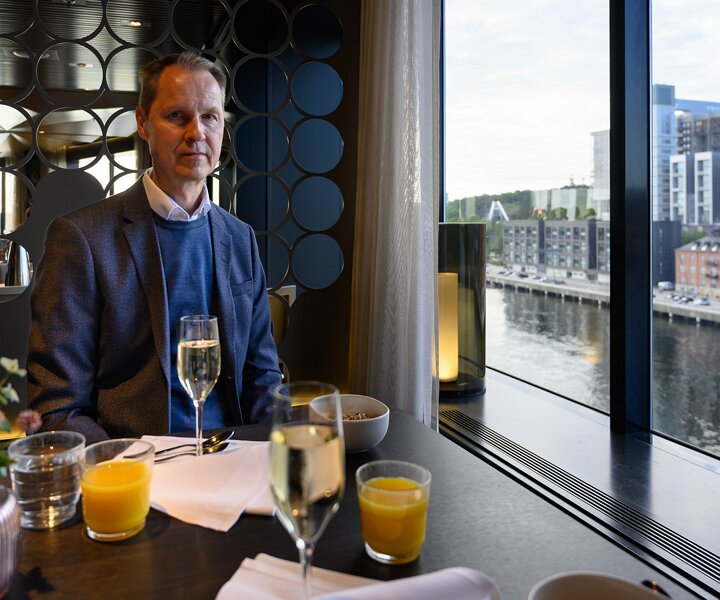 _DSC3886 Arto having champagne breakfast on the boat.