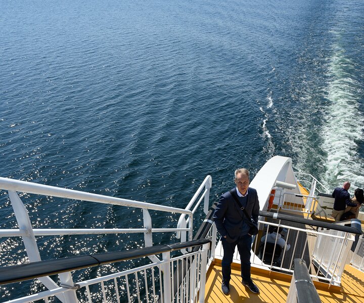 _DSC3920 Arto on the boat.