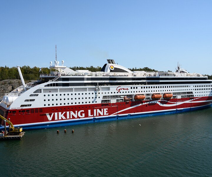 _DSC3925 View of the Viking Line Grace.