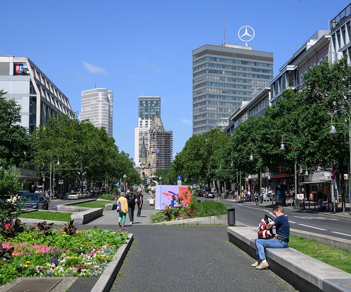 _DSC0192 Summer view of Tauentzienstraße.