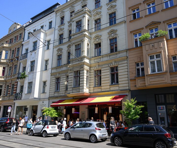 _DSC0223 Outside Monsieur Vuong in Berlin.