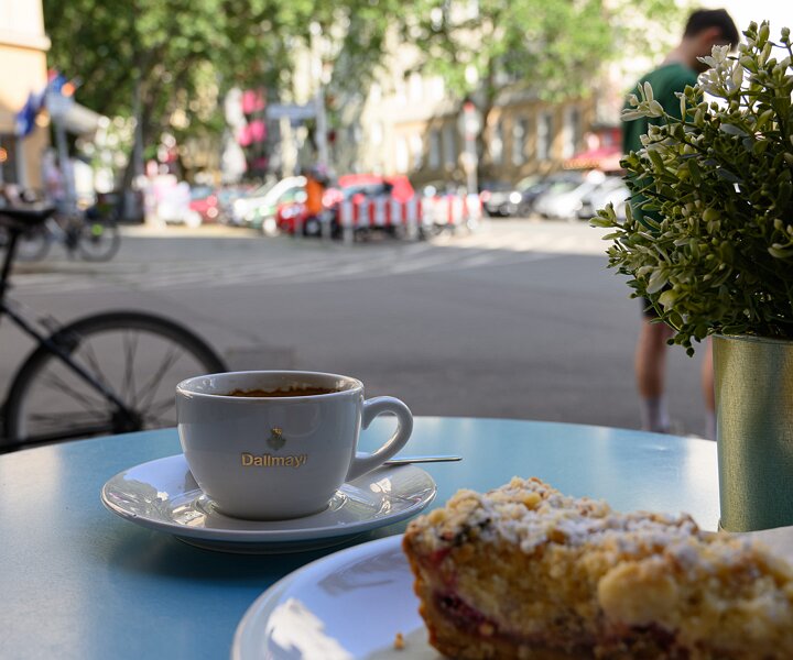 _DSC0244 Afternoon coffee at Romeo und Romeo.