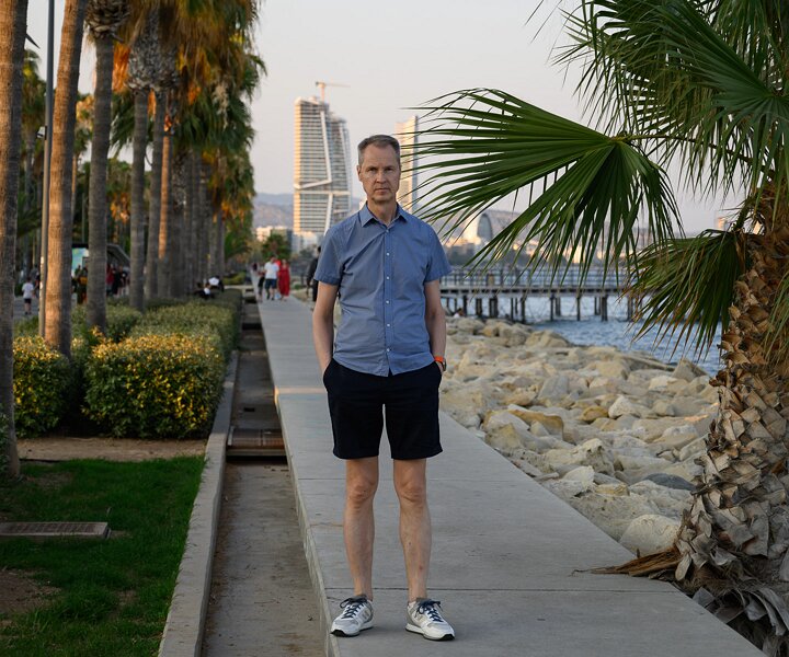 _DSC0336 Arto at the seaside promenade in Limassol.