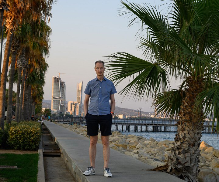_DSC0342 Arto at the seaside promenade in Limassol.