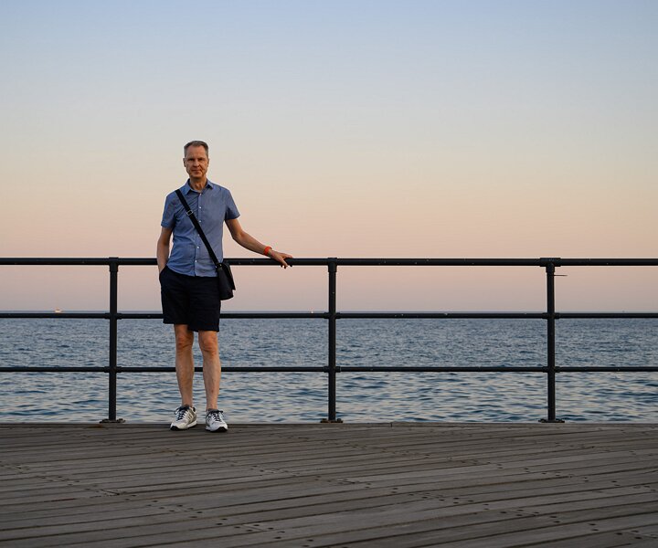 _DSC0344 Arto at the seaside promenade in Limassol.