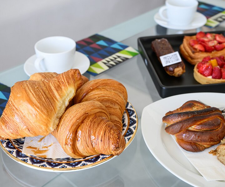_DSC0362 Morning coffee with delicious pastries.