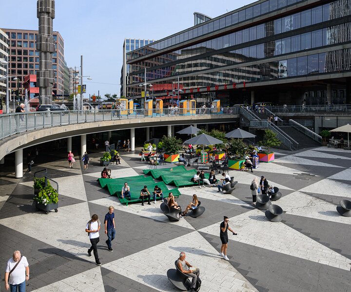_DSC0992 At Sergels Torg a sunny day in September.