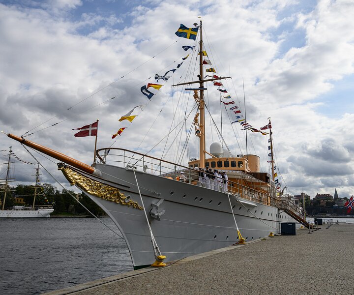 _DSC1002 Danish royal ship.