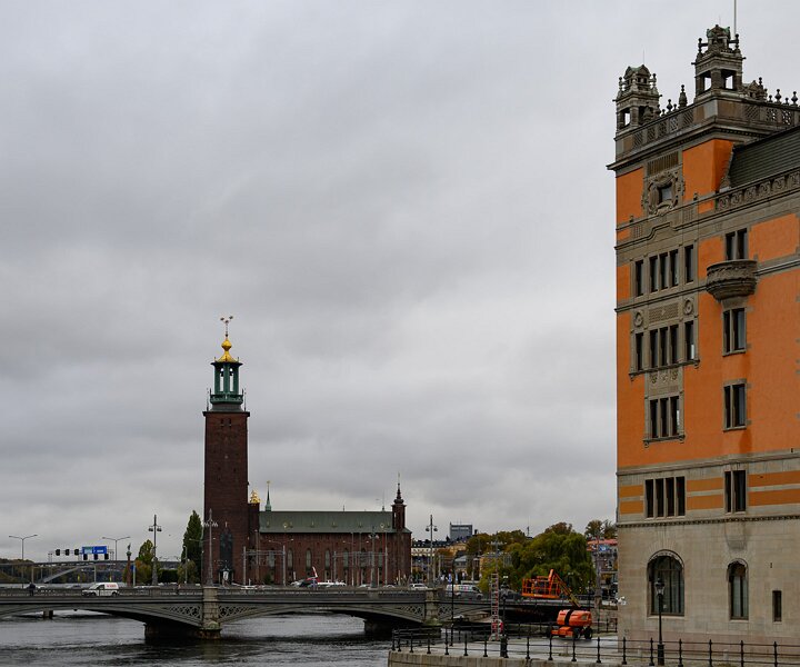 _DSC1292 View of Stockholm City Hall a cloudy day in October.